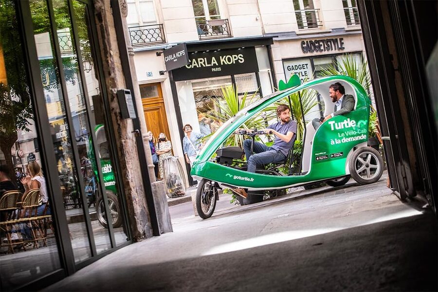 The Tout Paris Private Rickshaw bike Tour with Audio Guide - Trocadéro, the Arc de Triomphe, and Champs-Élysées