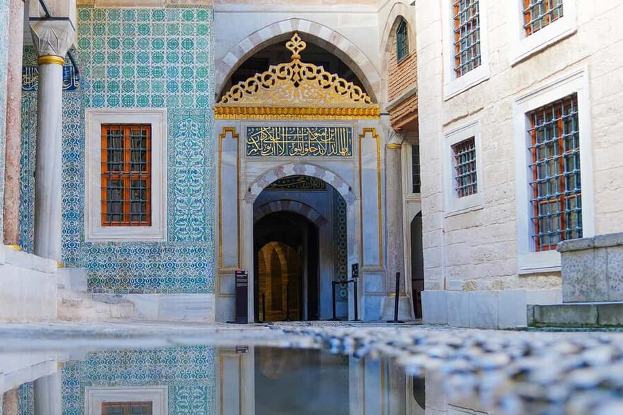 Topkapi Palace and Harem Skip-the-Line-Tickets & Audio Guide - Using the audio guide without frustration