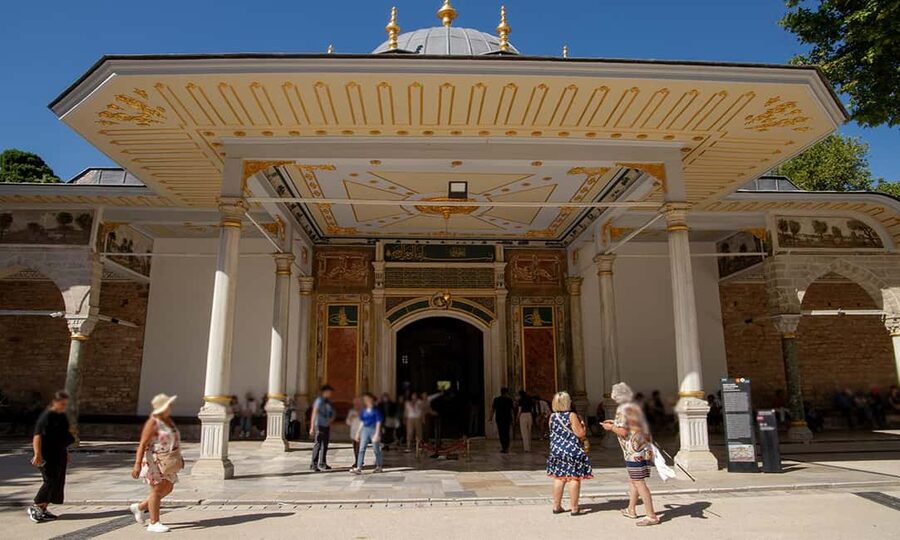 Topkapi Palace + Basilica Cistern Tickets & Audio Guide - Meeting point, ticket delivery, and small details that matter