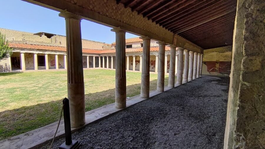 Torre Annunziata: Oplontis Entry Ticket with Digital Guide - Key points at a glance