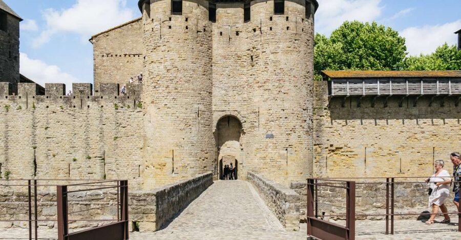Toulouse: Carcassonne Day Trip by Coach with Audioguide - Key points at a glance