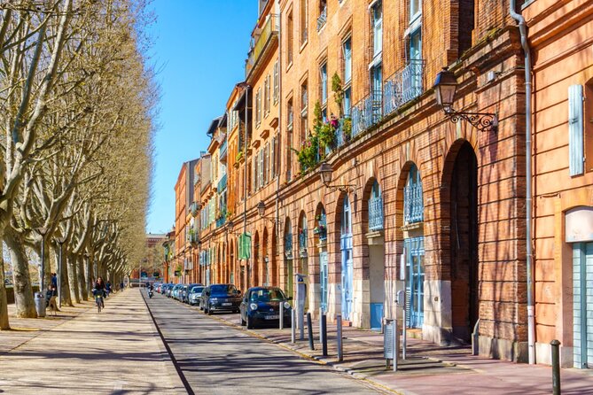 Toulouse "Ville Rose": Interactive Game & Walking Tour - Starting at Toulouse Cathedral