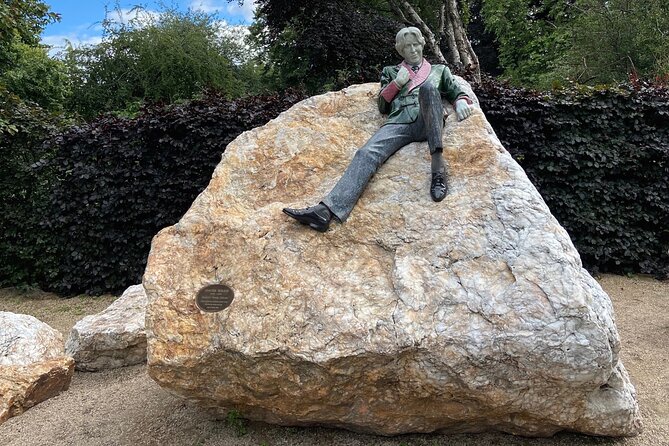 Turtle Bunbury's Dublin: A Self-Guided Audio Tour from a Celebrated Author - Merrion Square and Oscar Wilde