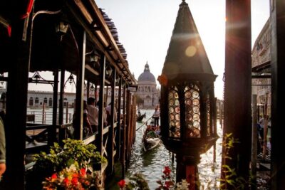 Venice: Gondola Ride with Live Guide or Audio Guide