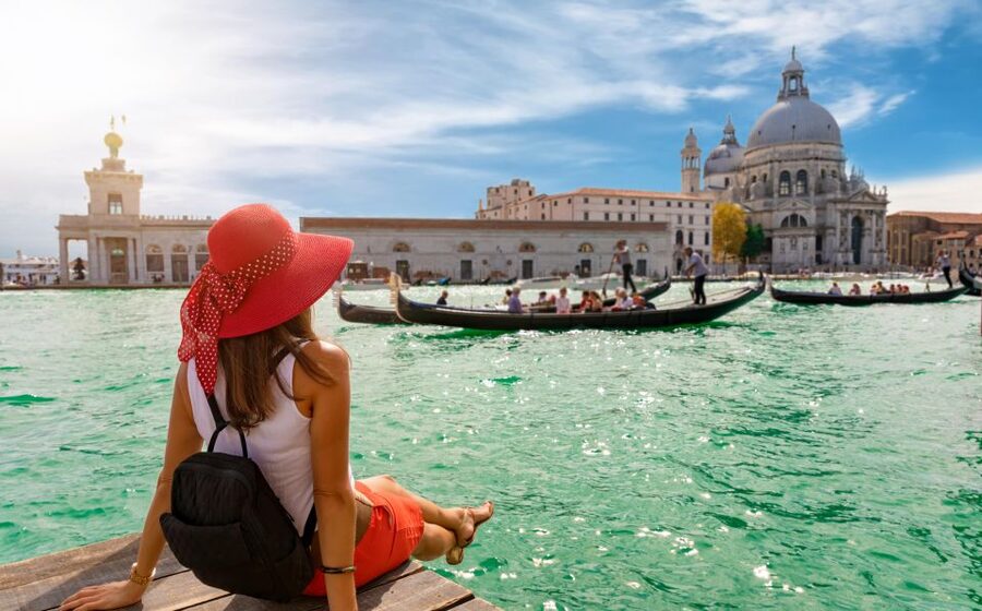 Venice: Gondola Tour under the Bridge of Sighs & Audio Guide - What the 30-minute route includes