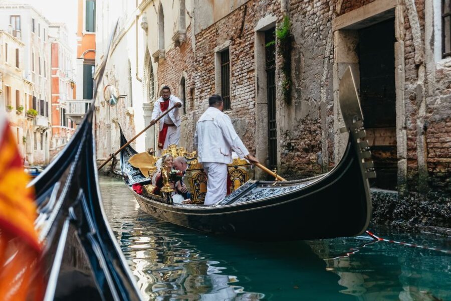 Venice: Grand Canal Gondola Ride with App Commentary - The 15-minute introduction to gondolas