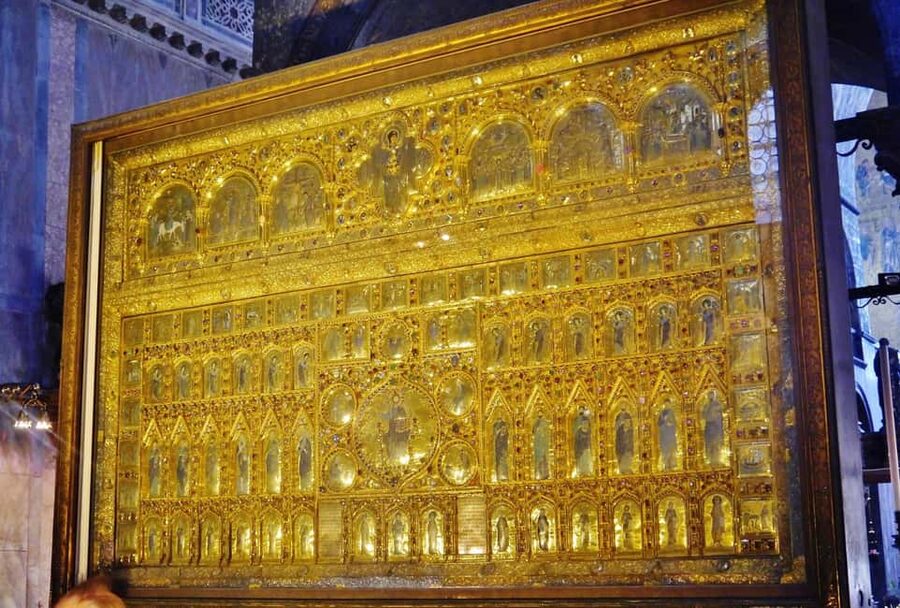 Venice: St Mark's Basilica Entry Ticket with Audio Guide App - The priority entrance and its limits