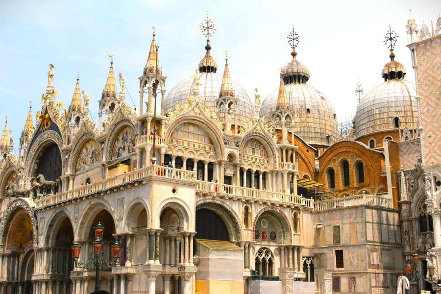 Venice: St. Mark’s Basilica Ticket with Host and Audioguide - Inside St. Mark’s Basilica