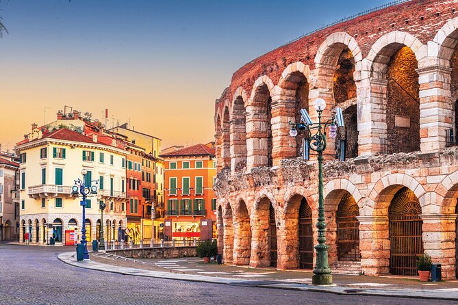 Verona Walking Tour with Audio and Written Guide by a Local - Castelvecchio Museum and the Scaliger setting