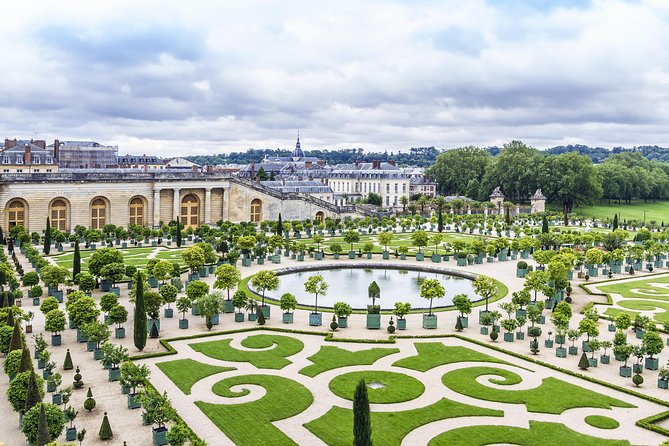 Versailles Domain Audio Guided Half Day Tour from Paris - Meeting in Paris and riding to the royal estate