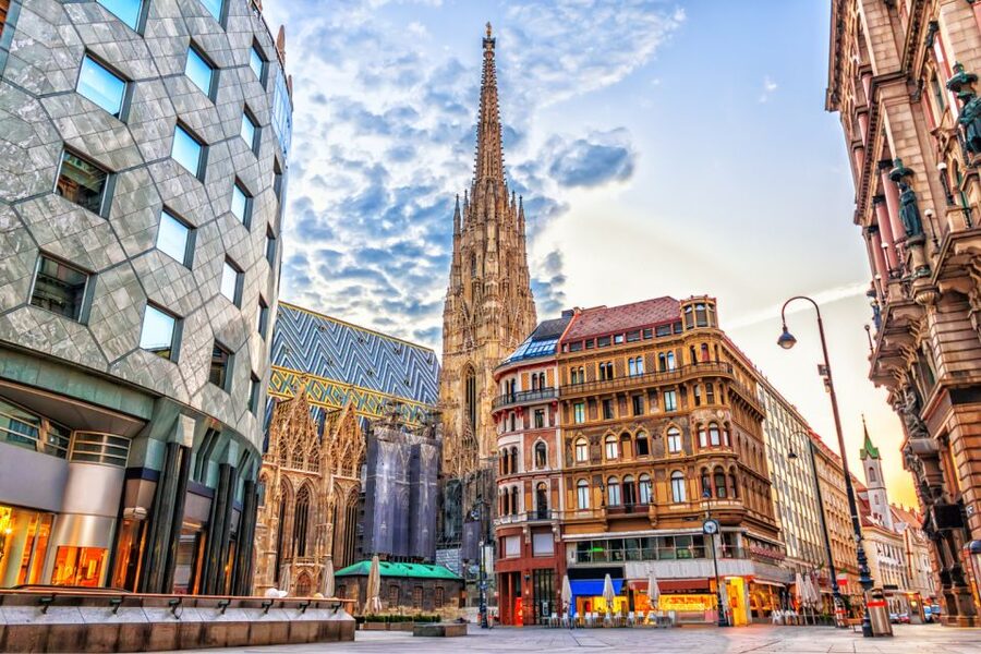 Vienna: Scavenger Hunt Self-Guided Tour - How the 16-envelope system works