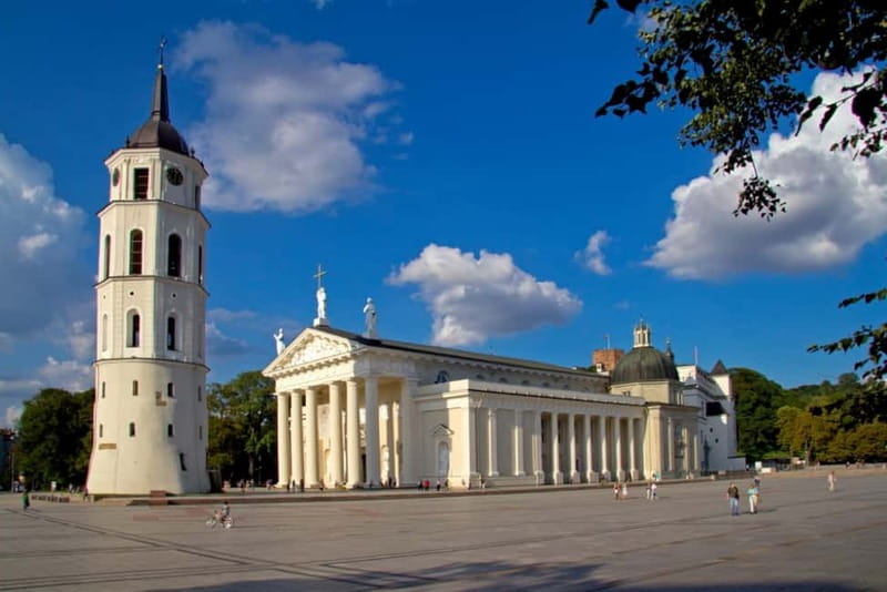Vilnius: Sightseeing Audio Tour - Who Gets the Best Value
