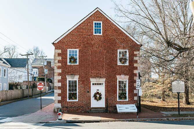 Virginia: Ghosts of Fredericksburg Self-Guided Walking Audio Tour - Lewis Store and the commercial town