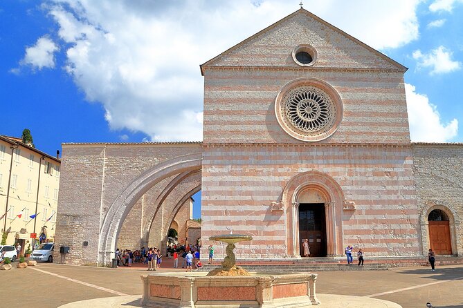 Visit ASSISI on foot with the Audio guide app for Smartphone - The Basilica of Saint Francis