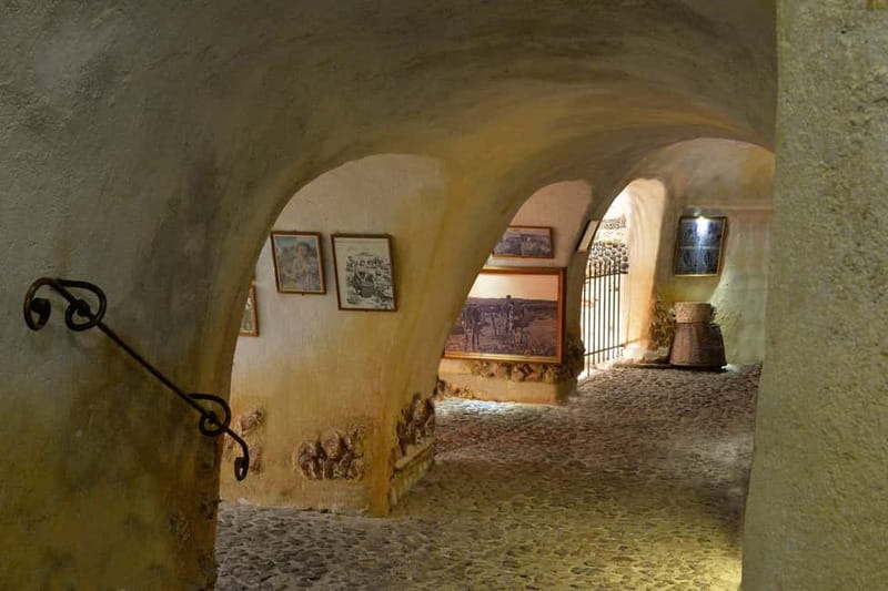 Vothonas: Wine Museum Ticket with Tastings and Audio Guide - Getting there from Fira and the airport