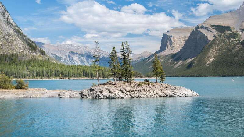 Western Canada Self-Driving Audio Guide English and German - The Rocky Mountains and the Icefields Parkway