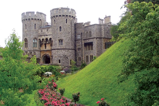 Windsor Castle Tour from London with Transportation & Audio Guide - St. George’s Chapel and royal burials