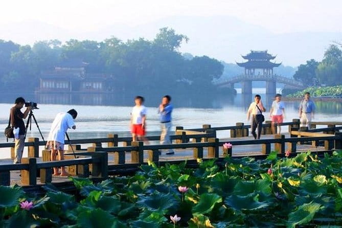 Wuzhen Water Town Self-Guided Tour with Private Transfer from Hangzhou - Timing the day without paying extra