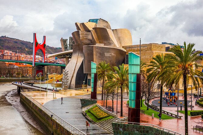 Year of Love in Bilbao: Self-Guided Romantic Puzzle Quest - Campo de Volantín and the final sculpture