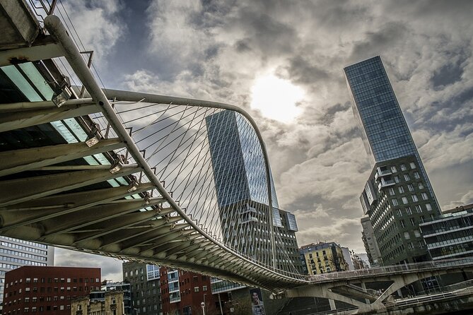 Year of Love in Bilbao: Self-Guided Romantic Puzzle Quest - Meeting Puppy, Bilbao’s oversized floral mascot
