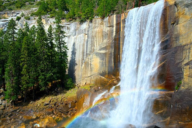 Yosemite National Park Self Guided Driving Audio Tour Guide - Tenaya Lake and the granite peaks